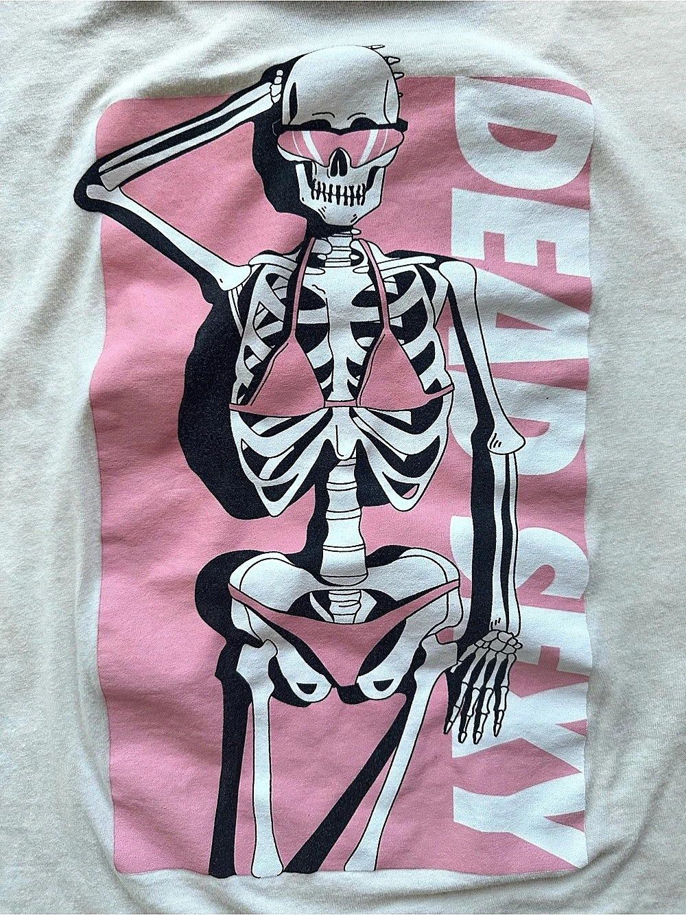 Chomp Brand Dead Sexy Skeleton Bikini Graphic Tee Size Large Skater Pink Cream
